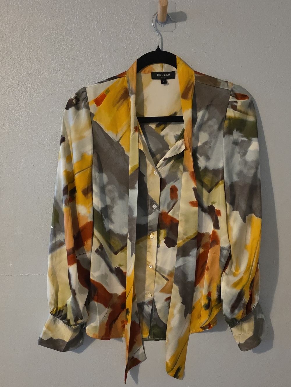 Beulah Abstract Print Tie Neck Blouse Size Medium